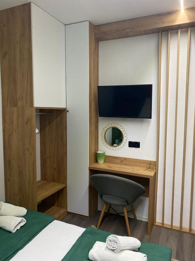 Deluxe Appartamento Tuzla Esterno foto