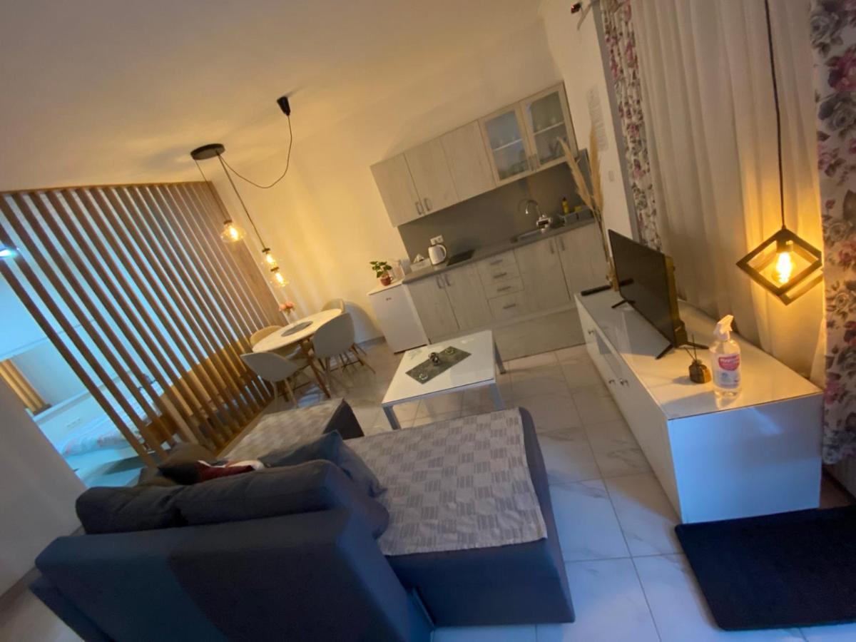 Deluxe Appartamento Tuzla Esterno foto